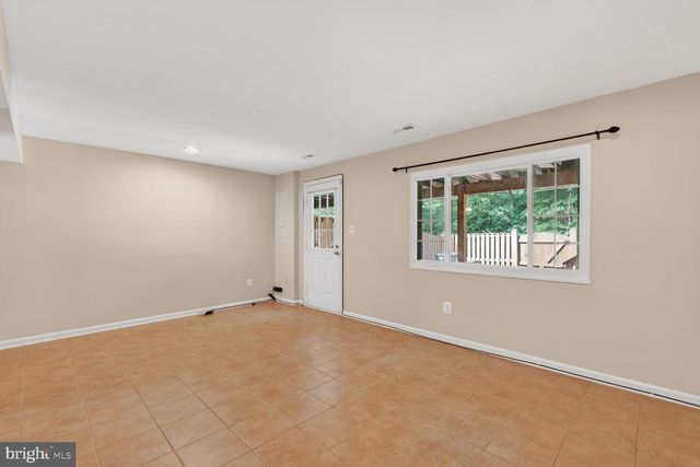 7590 ASPENPARK RD, Lorton, VA 22079