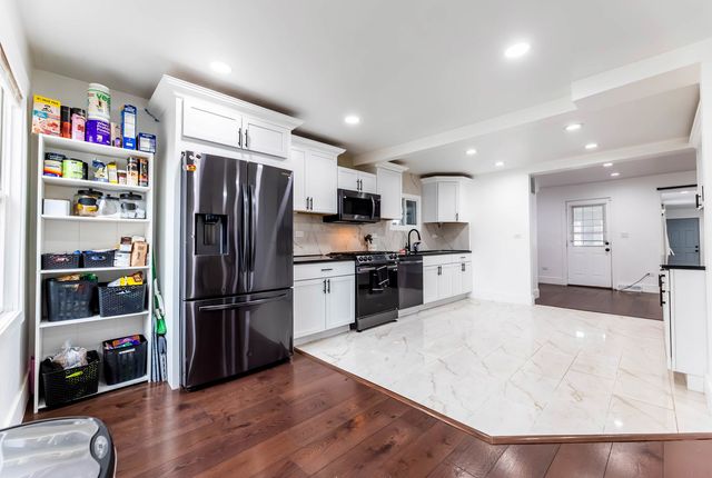 9658 Austin Avenue, Oak Lawn, IL 60453