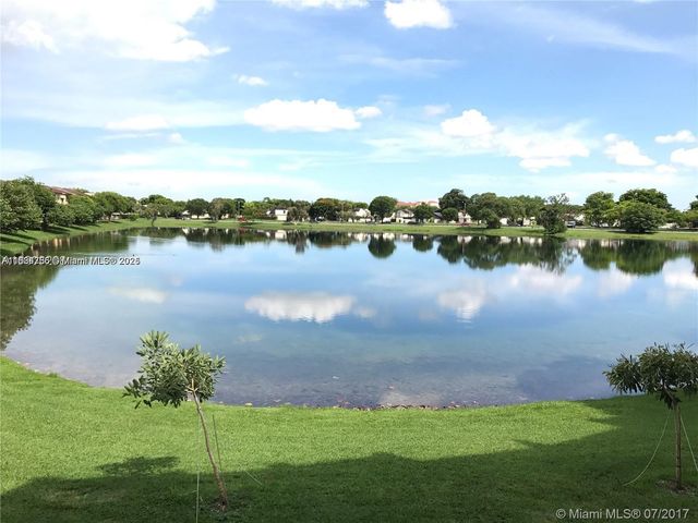 10288 NW 9th St Cir 205, Miami, FL 33172