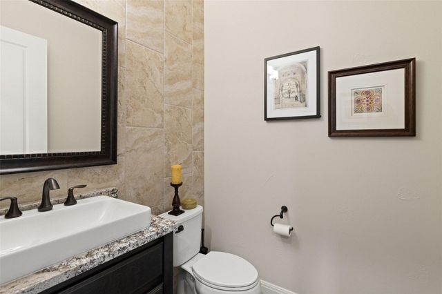 321 Bisset CT, Austin, TX 78738