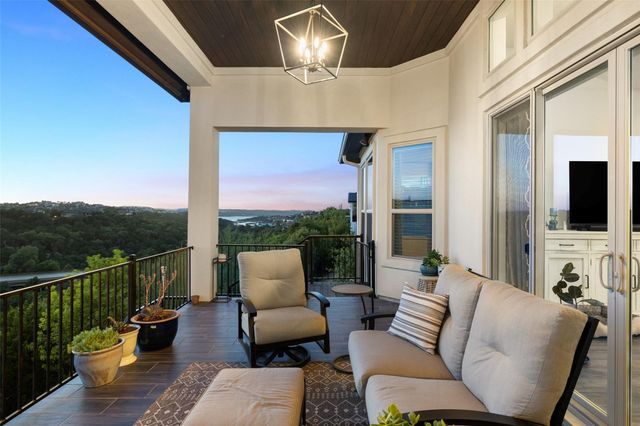321 Bisset CT, Austin, TX 78738