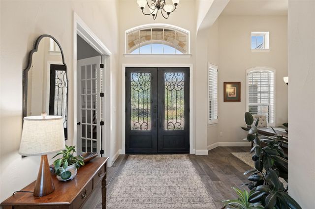 321 Bisset CT, Austin, TX 78738