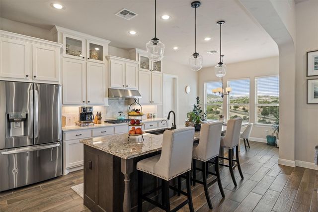 321 Bisset CT, Austin, TX 78738