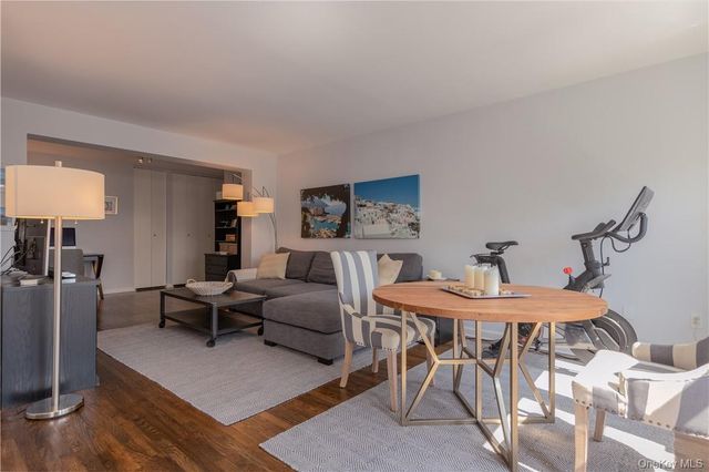 21 Fairview Avenue 724, Tuckahoe, NY 10707