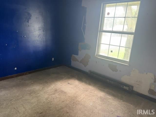 305 MADDOX Street, Otterbein, IN 47970