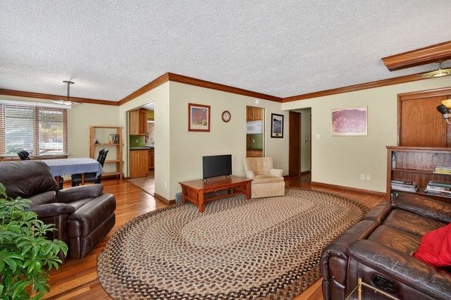 1626 Evergreen Avenue, Des Moines, IA 50320