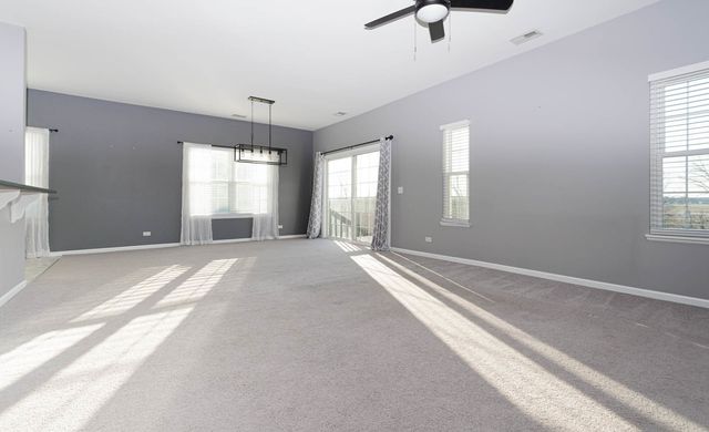 2664 Cobblestone Drive 2664, Crystal Lake, IL 60012