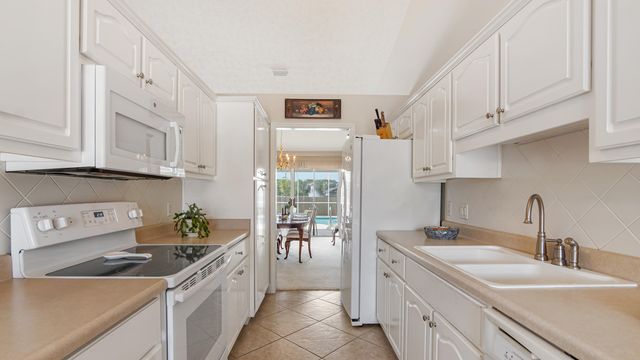 94 Hombre Circle, Panama City Beach, FL 32407