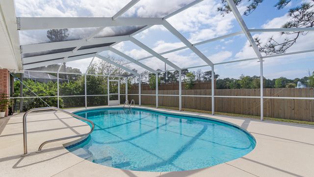 94 Hombre Circle, Panama City Beach, FL 32407