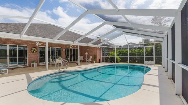 94 Hombre Circle, Panama City Beach, FL 32407