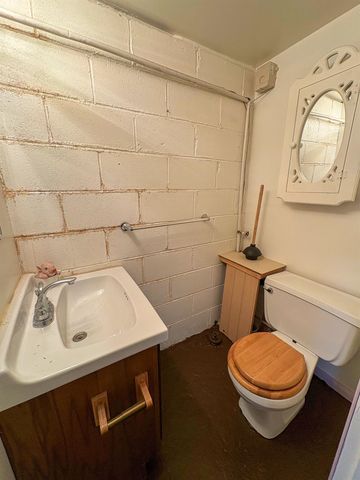 516 22nd St NW, Minot, ND 58703