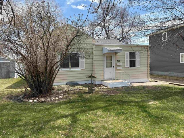 516 22nd St NW, Minot, ND 58703