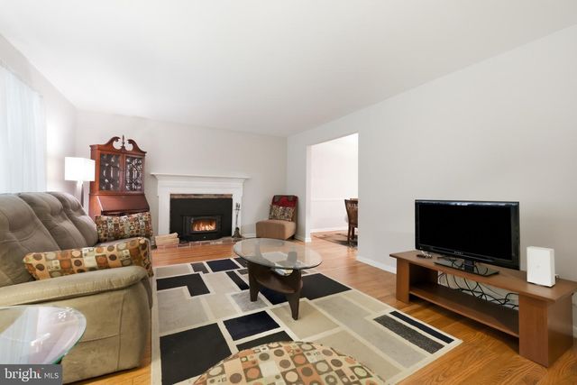 122 COUNTY LINE RD, Lansdale, PA 19446