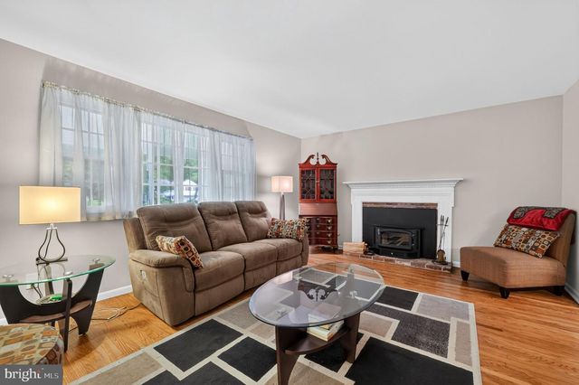 122 COUNTY LINE RD, Lansdale, PA 19446