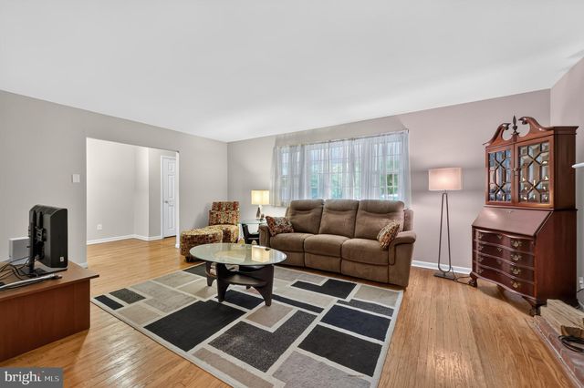 122 COUNTY LINE RD, Lansdale, PA 19446