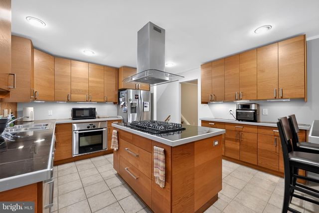 122 COUNTY LINE RD, Lansdale, PA 19446