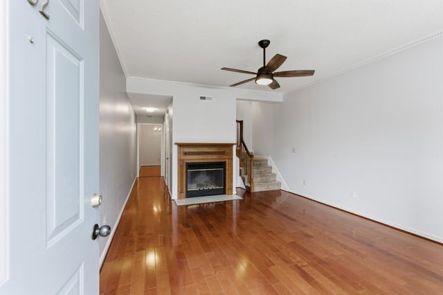 302 Hickory Pl, Nashville, TN 37214