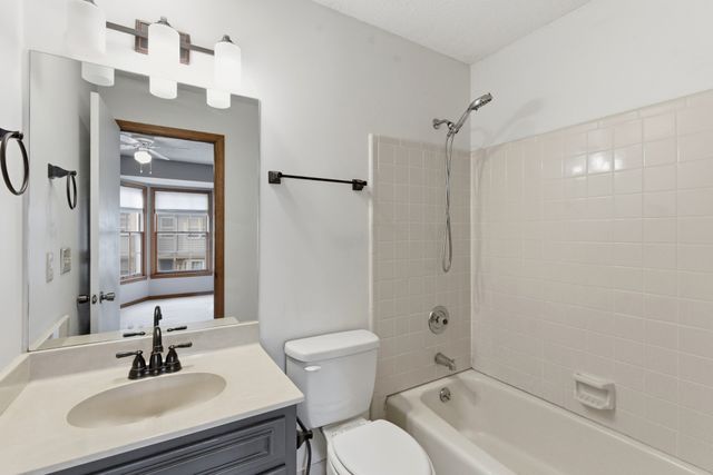 302 Hickory Pl, Nashville, TN 37214