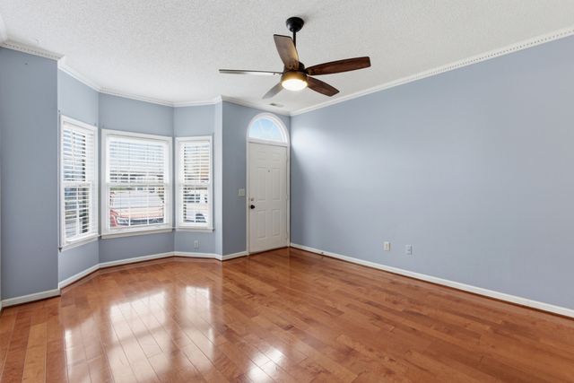 302 Hickory Pl, Nashville, TN 37214