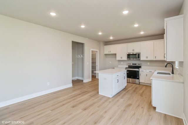 7046 SE 7th Avenue, Pleasant Hill, IA 50327