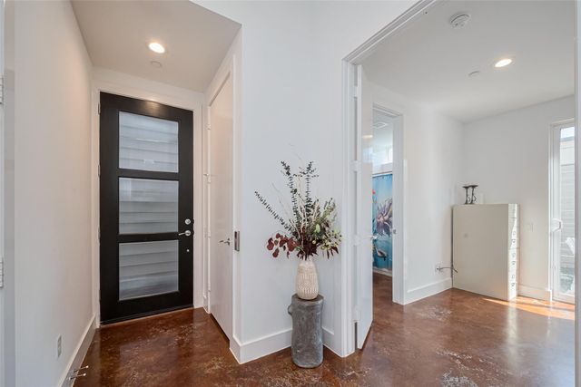 5921 E Post Oak Lane, Houston, TX 77055