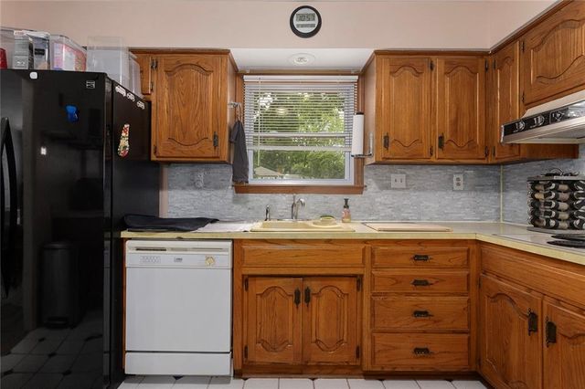 10239 OUTLOOK Drive, Overland Park, KS 66207