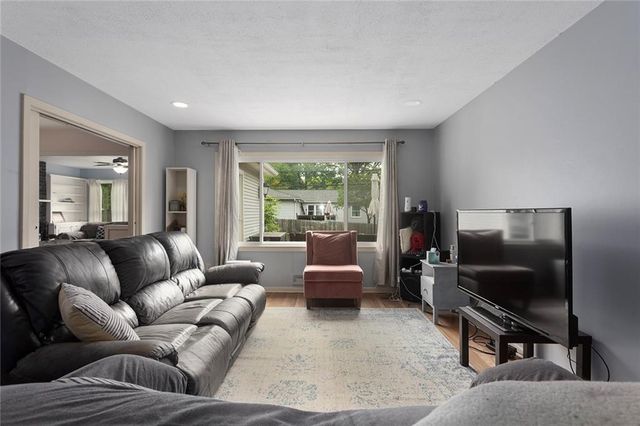 10239 OUTLOOK Drive, Overland Park, KS 66207