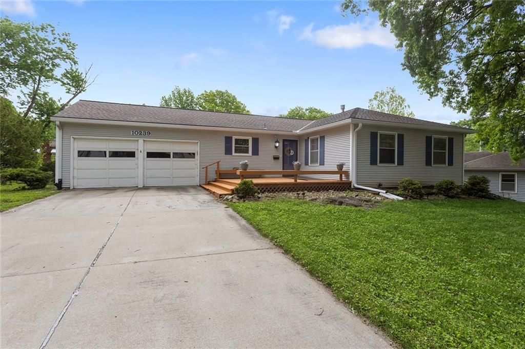 10239 OUTLOOK Drive, Overland Park, KS 66207
