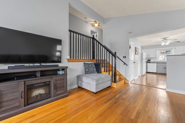 216 N Lombard Avenue, Lombard, IL 60148