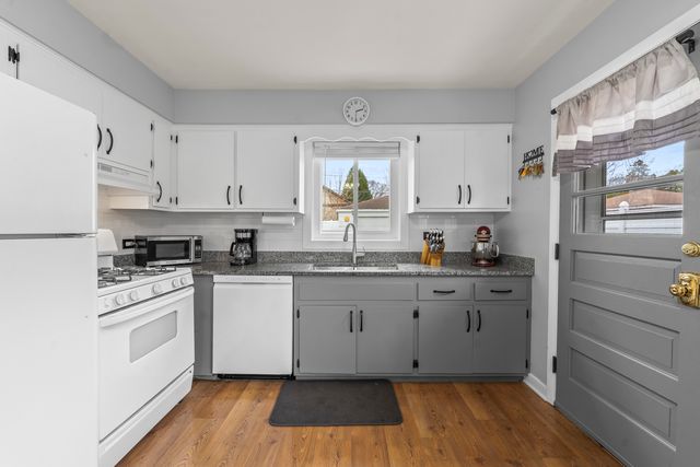 216 N Lombard Avenue, Lombard, IL 60148