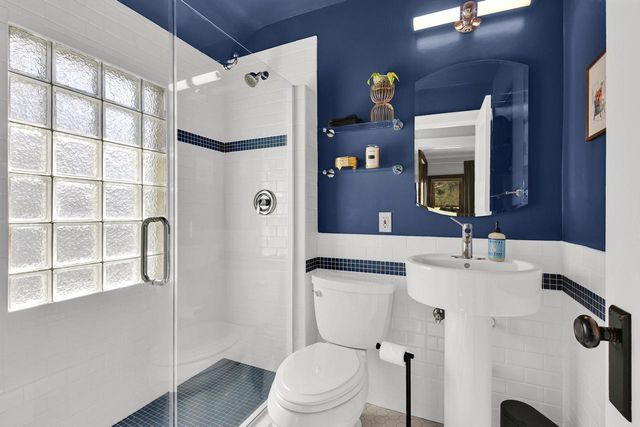 8229 Gridley AVENUE, Wauwatosa, WI 53213