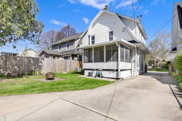8229 Gridley AVENUE, Wauwatosa, WI 53213