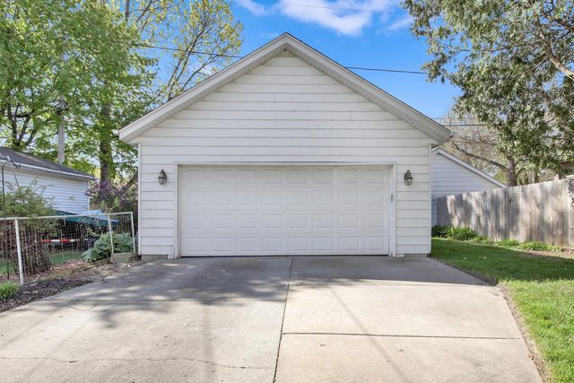 8229 Gridley AVENUE, Wauwatosa, WI 53213