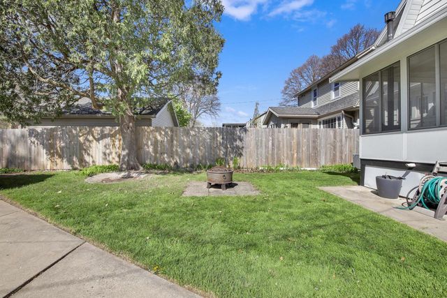 8229 Gridley AVENUE, Wauwatosa, WI 53213
