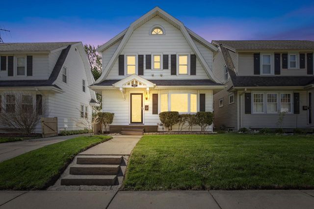 8229 Gridley AVENUE, Wauwatosa, WI 53213