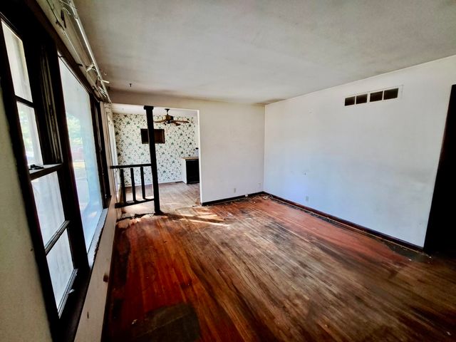 1800 E 53rd St S, Wichita, KS 67216