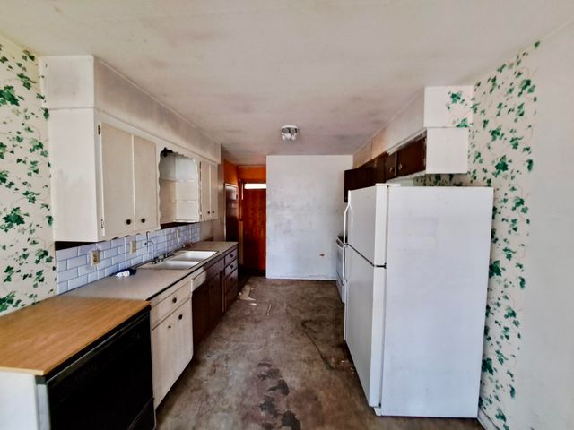 1800 E 53rd St S, Wichita, KS 67216