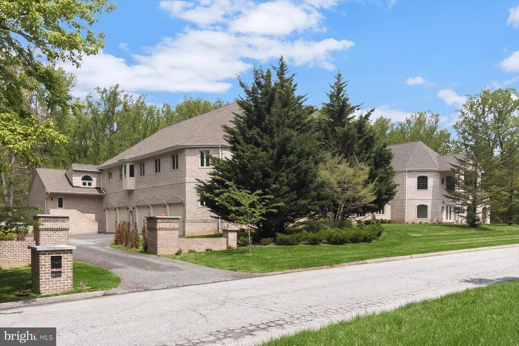 Image 2 of property listing at 6 EVAN WAY, Pikesville, MD 21208