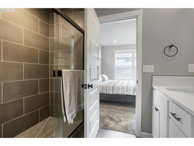 12815 Ne 64TH Ave, Vancouver, WA 98686