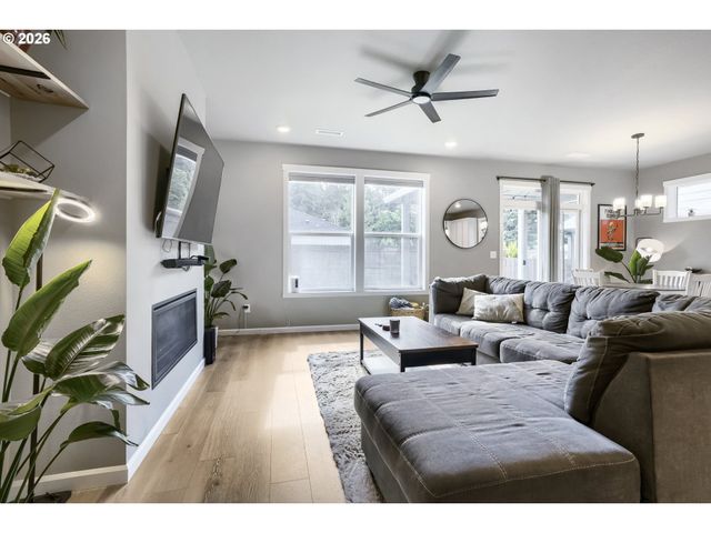 12815 Ne 64TH Ave, Vancouver, WA 98686