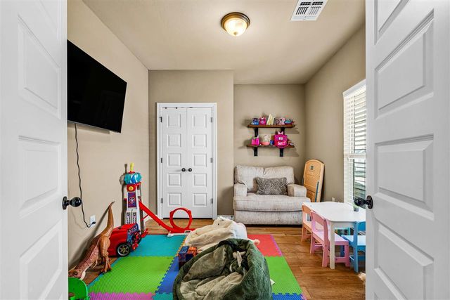 5854 Cornwallis Dr, Elgin, OK 73538