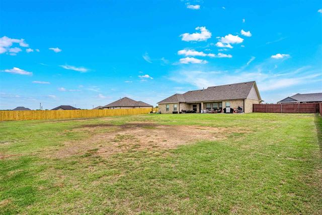 5854 Cornwallis Dr, Elgin, OK 73538