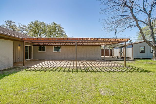 6940 Bal Lake Drive, Fort Worth, TX 76116