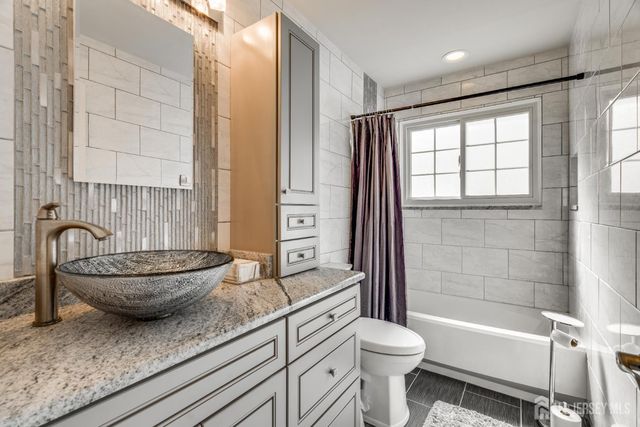 845-B Taylor Road, Monroe, NJ 08831