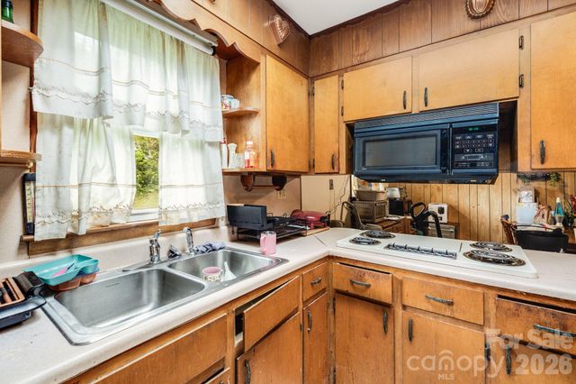 48 Ellen Avenue, Canton, NC 28716
