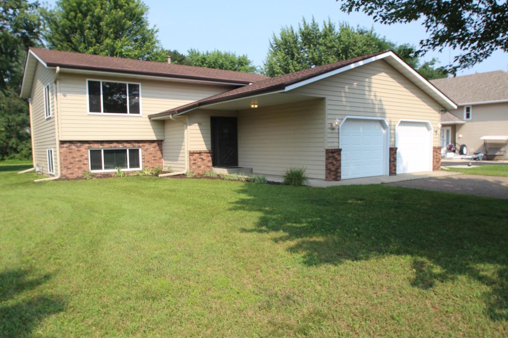 1401 36th Avenue N, Saint Cloud, MN 56303