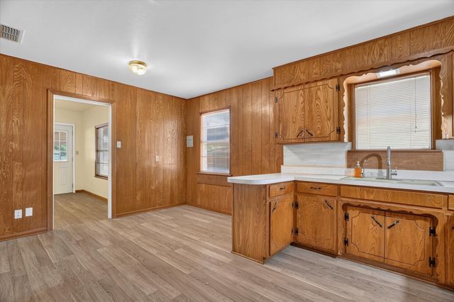 716 Kerry Lane, Azle, TX 76020