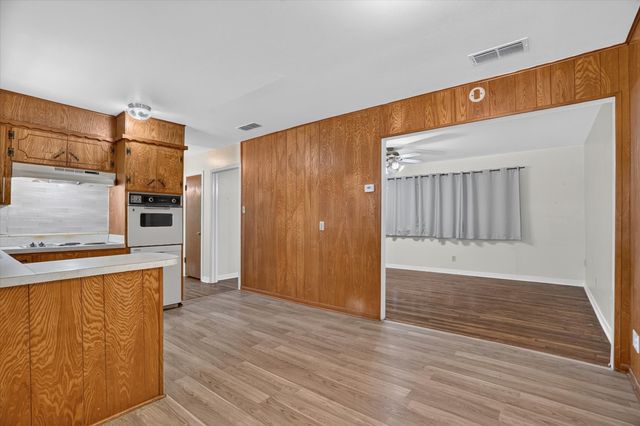 716 Kerry Lane, Azle, TX 76020