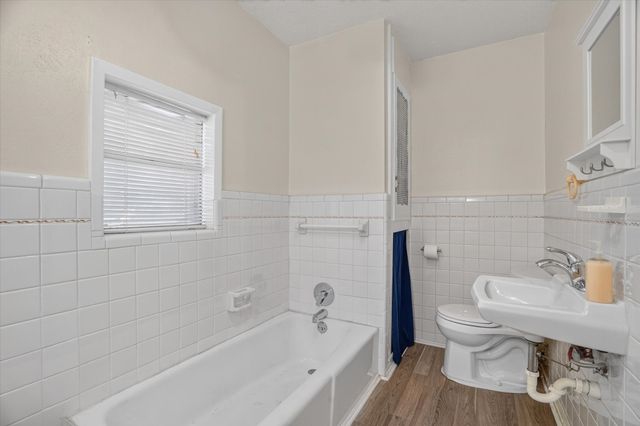 716 Kerry Lane, Azle, TX 76020