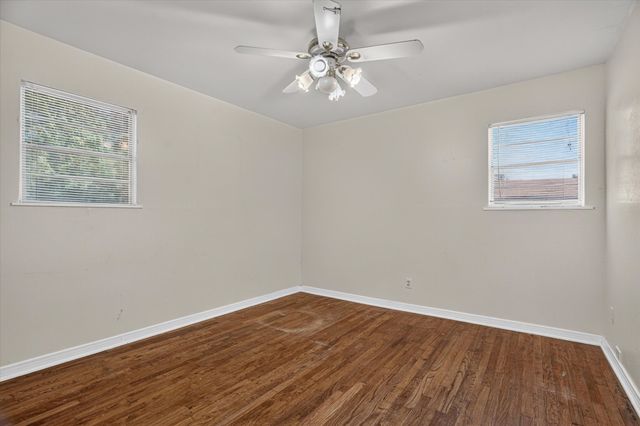 716 Kerry Lane, Azle, TX 76020